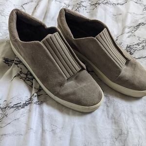 VINCE. slip on shoes size 9